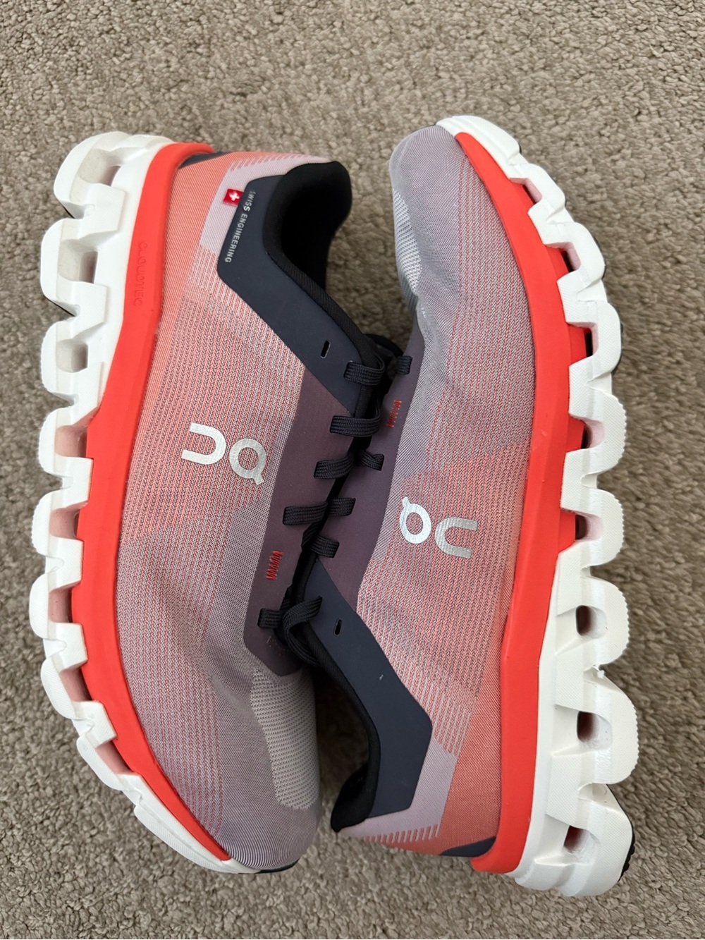 On cloudflow 4 running shoe